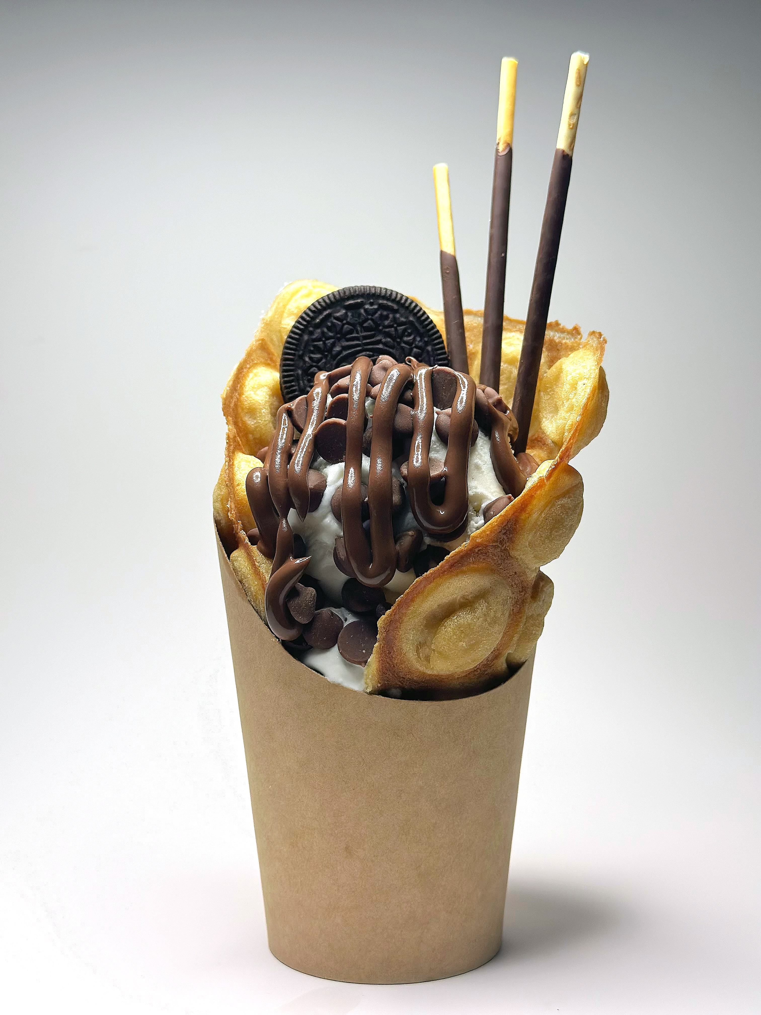 Mr. Oreo Bubble Waffle